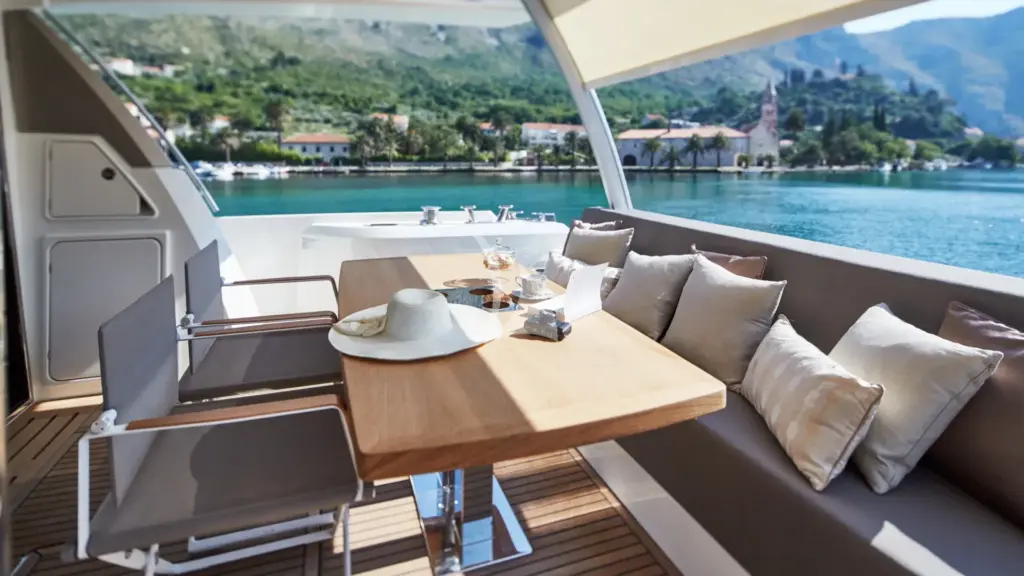 GOOD TIMES - Seating area on Deck