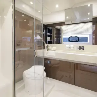 GOOD TIMES - Ensuite to the Master Cabin