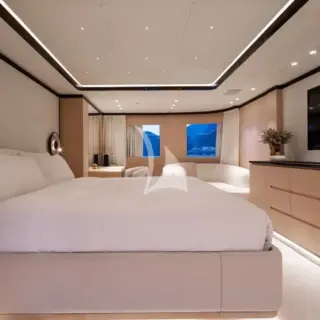 Full beam master stateroom