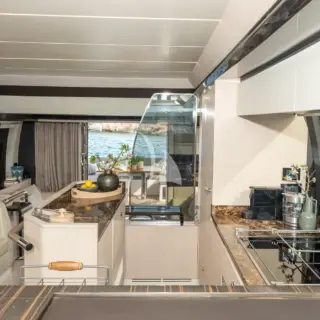 Salon & Galley