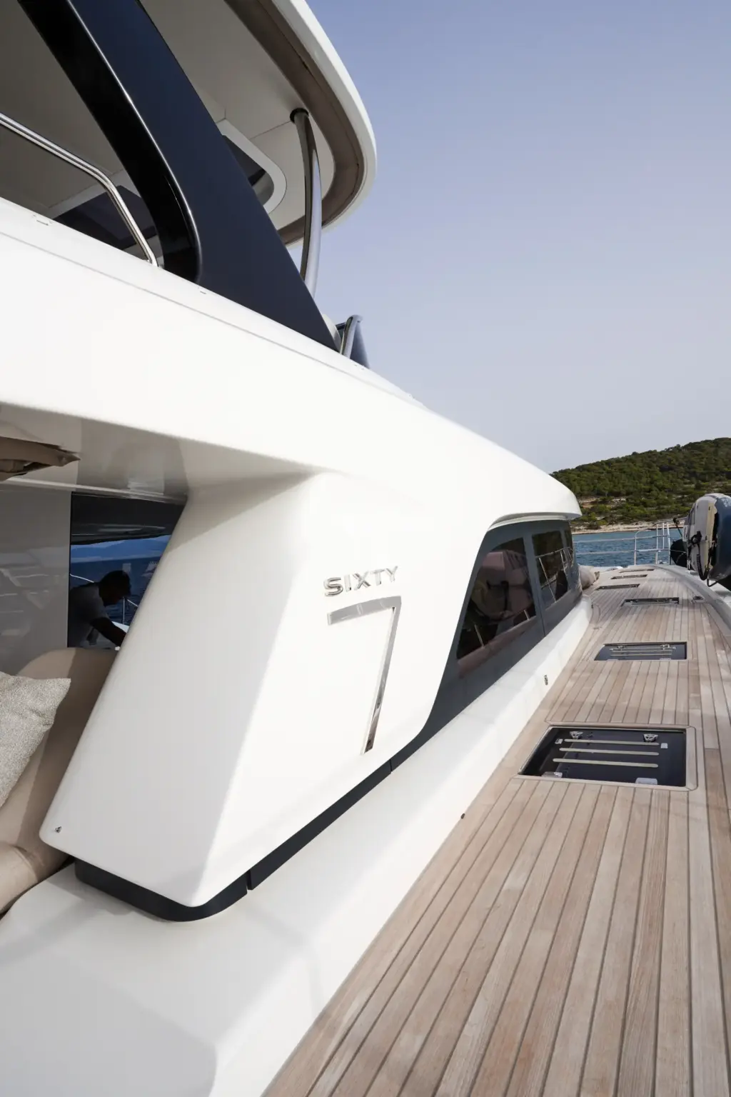 VALIUM 67 - Side view