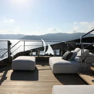 Mezzanine deck