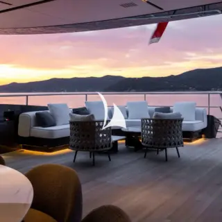 Upper deck aft sitting area