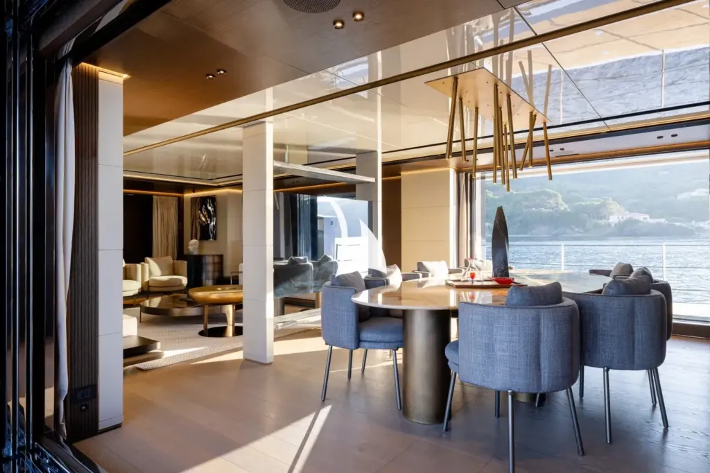 BEL 1 - Main deck dining area - folding balcony