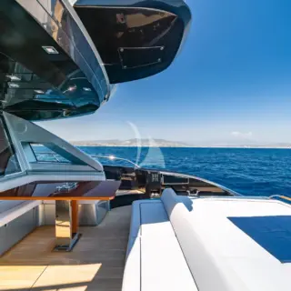 Cockpit to starboard