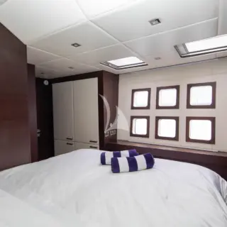 Guest double cabin
