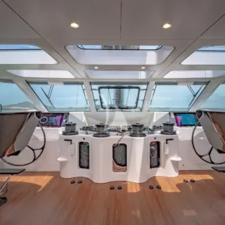 Helm station
