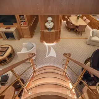 Upper to lower deck lounge