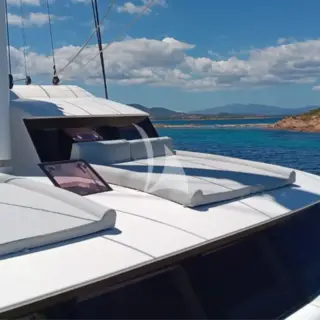 HOUBARA - foredeck