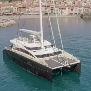 HOUBARA - at anchor