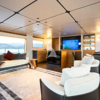 Upper Deck Salon