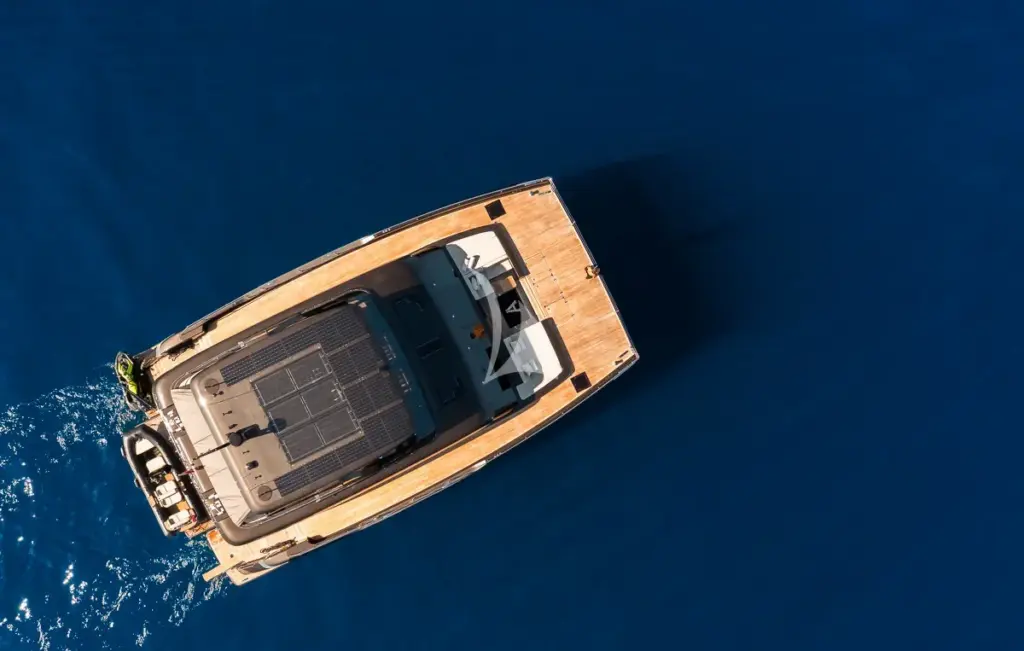 AMBER ONE - Exterior