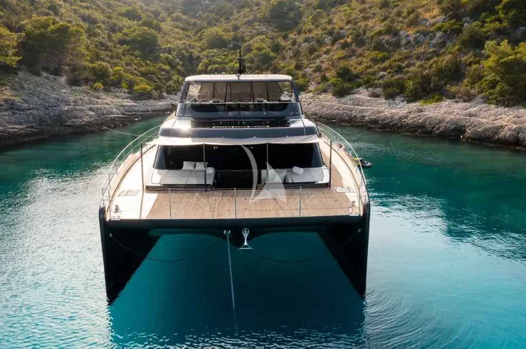 AMBER ONE - Exterior