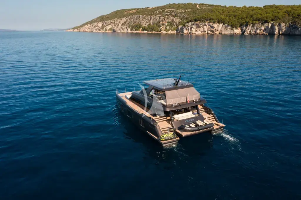 AMBER ONE - Exterior