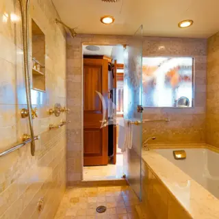 Primary Cabin Ensuite