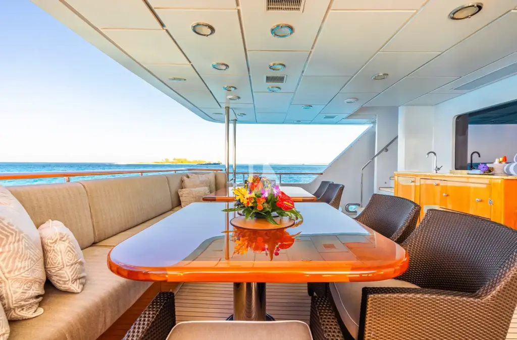 LEVERAGE - Main Deck Dining 