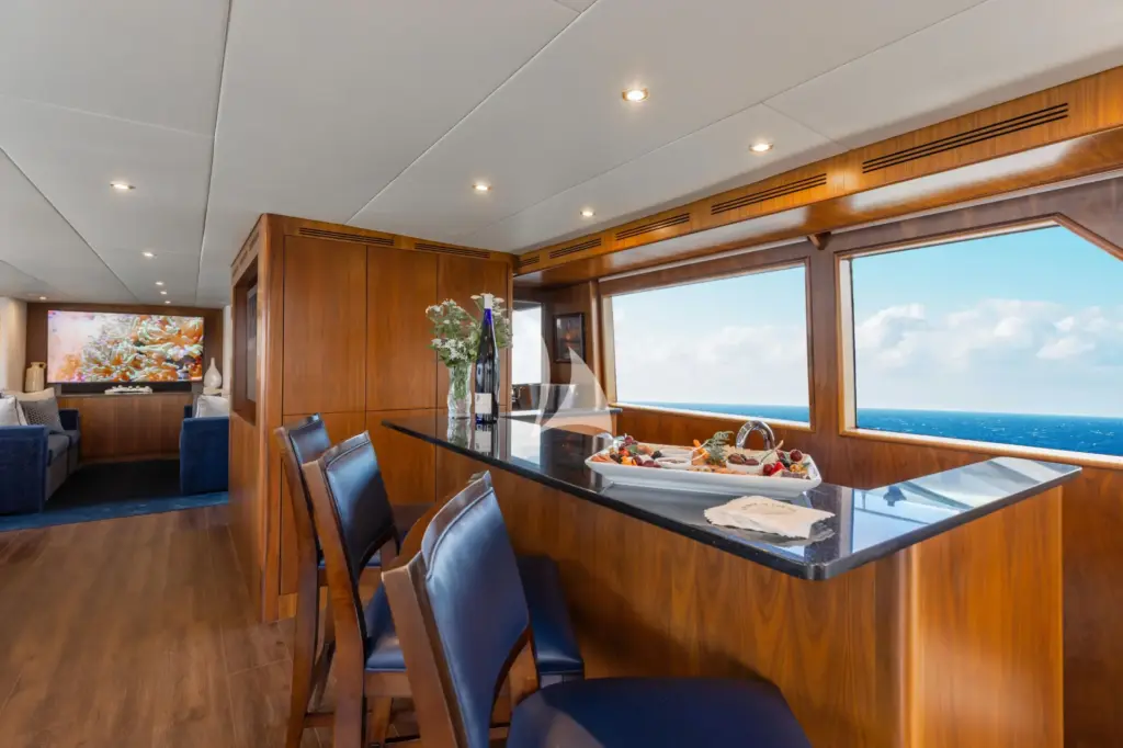 A PLACE IN THE SUN - Main Salon Bar