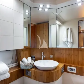 Twin Cabin Bathroom