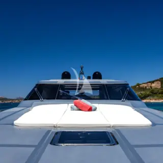 Sunpads at Tayyarah's bow