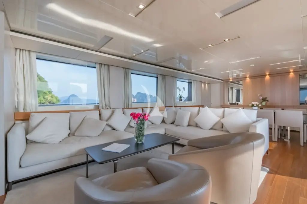 OCTAVE - Main deck lounge