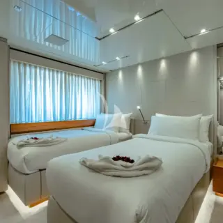 Twin guest cabin