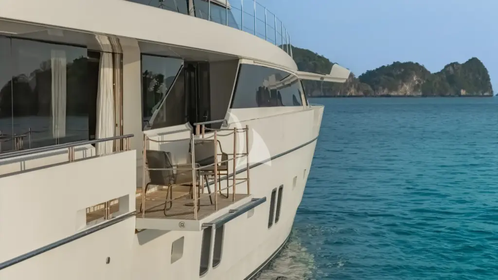 OCTAVE - Main deck balcony