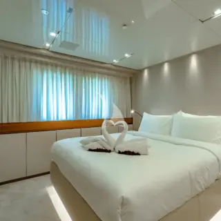 Double guest cabin