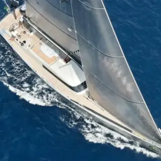 LA LOEVIE - Sailing - Drone shot
