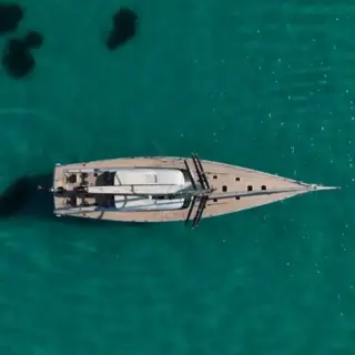 LA LOEVIE - At anchor - Aerial view