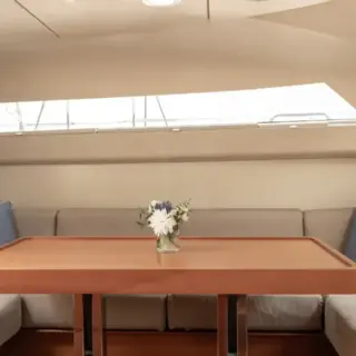 LA LOEVIE - Interior dining table