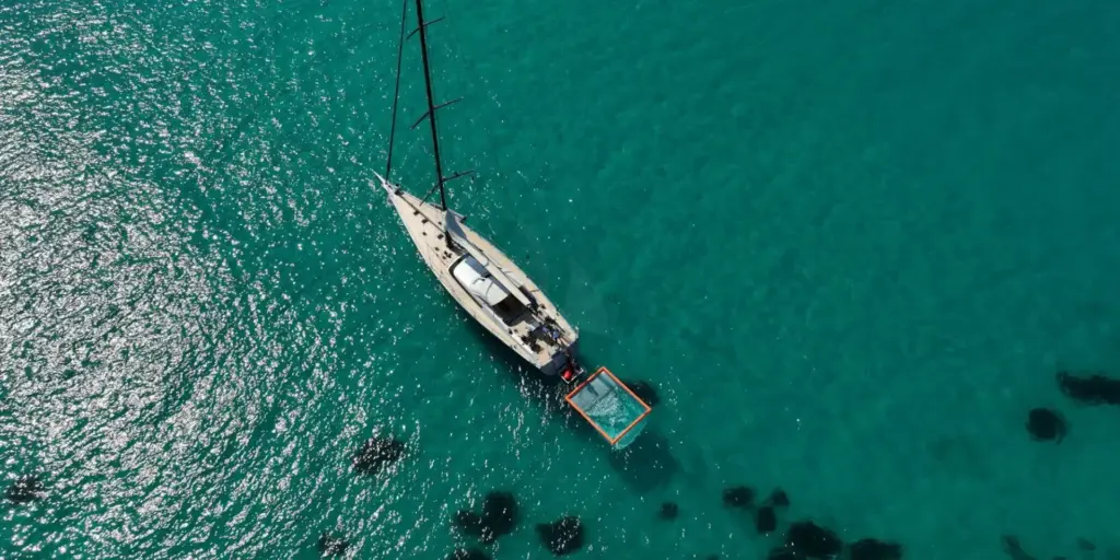 LA LOEVIE - At anchor - Jellyfish Pool