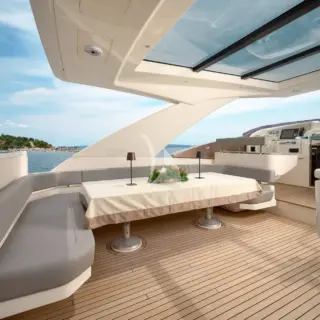 Flybridge dining area