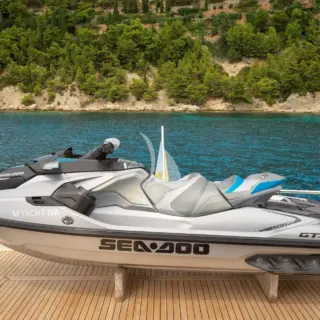 Jet ski