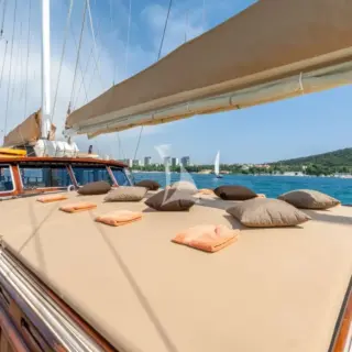 Angelica's sunbeds