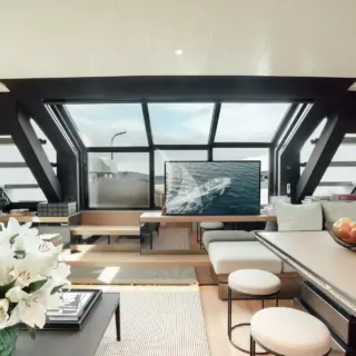 Main Salon TV