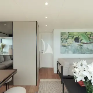 Main Salon Lounge