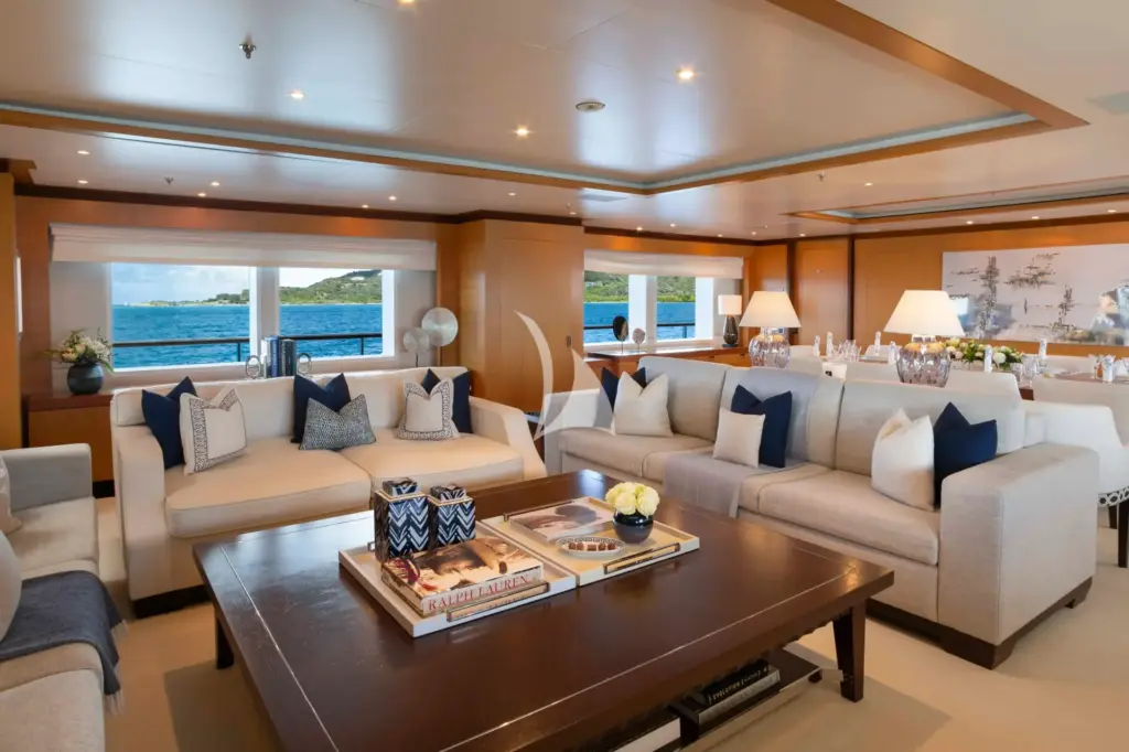 LA BLANCA - MAIN DECK SALON