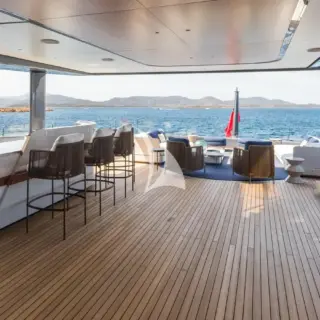 Bridge deck aft