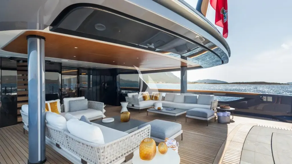 AKULA - Main deck aft