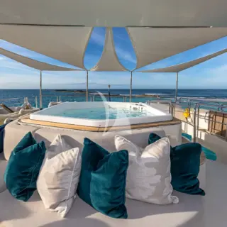 Jacuzzi view aft