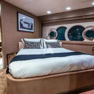 2 Mirroring VIP Staterooms