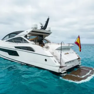 Submersible aft platform