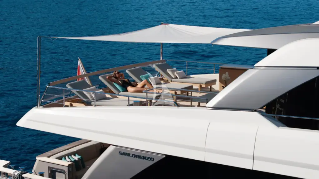 AM - Sunbeds on the upper deck