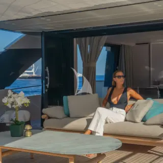 Upper deck