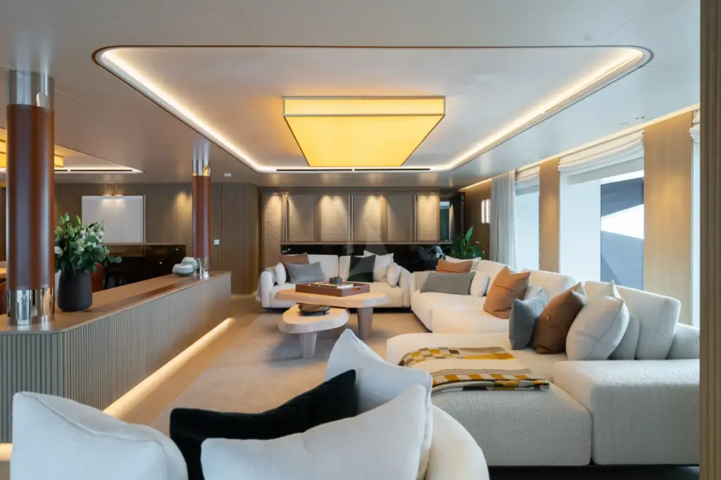 SEAWOLF X - Main Salon