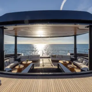 Foredeck Lounge