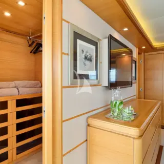 Master cabin | walk-in closet