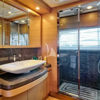Master cabin en-suite facilities