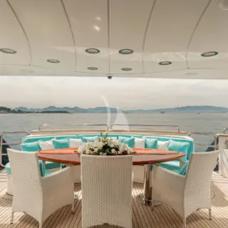 Main deck aft