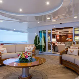 Main deck aft - Lounge area